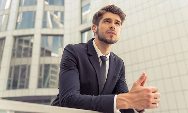 Tính cách nam Kỷ Mão mạnh mẽ và kiên cường, họ luôn là chỗ dựa vững chắc