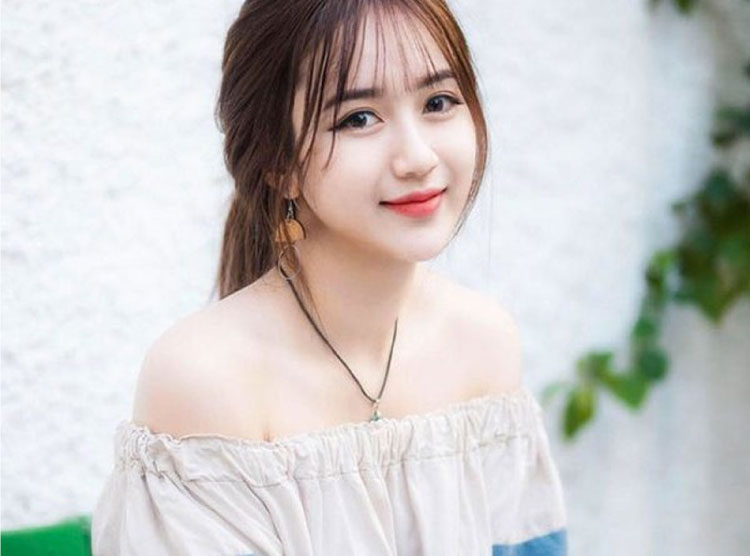 Tính cách Nữ Tân Tỵ với tính cách vui tươi, lạc quan, nhí nhảnh