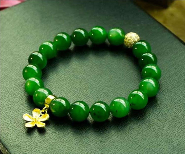 Đá Ngọc Lục Bích mang lại may mắn cho người mệnh Tùng Bách Mộc